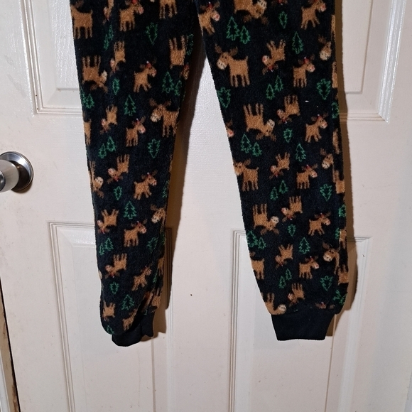 Only boys Red nose reindeer one Piece night suit size large - Picture 2 of 9